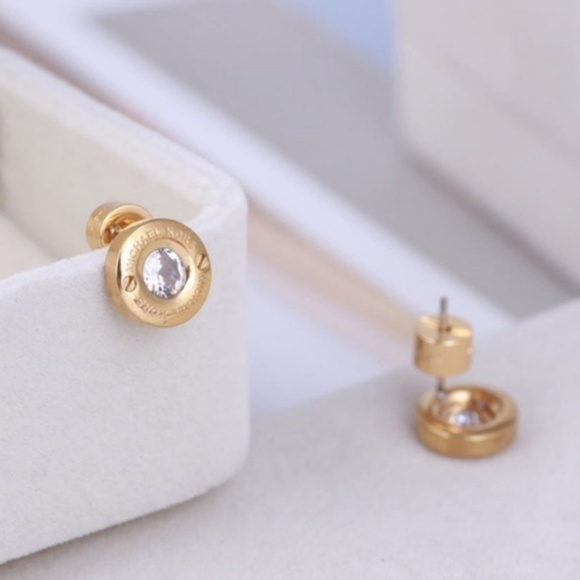 New Michael Kors Gold Crystal Pave Stud Earrings - Picture 7 of 14